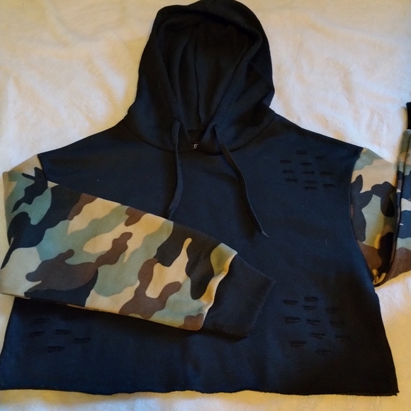 Lovelove Cropped black hoodie with camo sleeves. - Picture 2 of 4